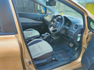 2017 Nissan Note e-Power II Рестайлинг, золотистый, 860000 рублей, вид 3