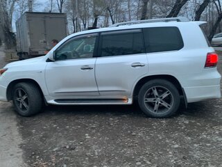 2010 Lexus LX 570 III, белый, 3700000 рублей, вид 2
