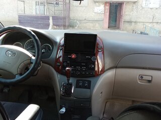 2003 Toyota Sienna II, белый, 1400000 рублей, вид 4