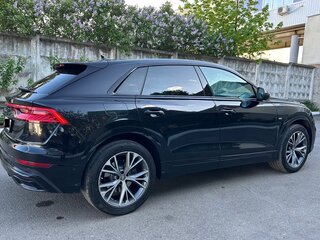 2019 Audi Q8 55 TFSI I (4M), чёрный, 6700000 рублей, вид 3