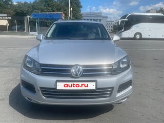 2014 Volkswagen Touareg II, серебристый, 2290000 рублей, вид 2
