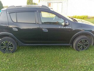 2014 Renault Sandero Stepway II, чёрный, 680000 рублей, вид 4