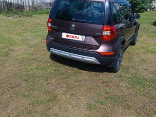 2017 Skoda Yeti I Рестайлинг, коричневый, 1470000 рублей, вид 4