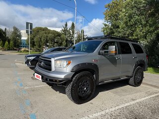 2008 Toyota Sequoia II, серебристый, 4200000 рублей, вид 2