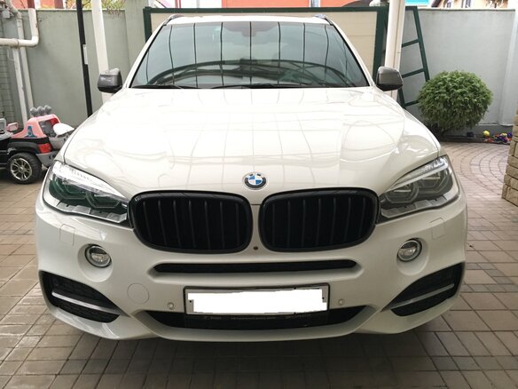 2014 BMW X5 M50d III (F15), белый, 4500000 рублей