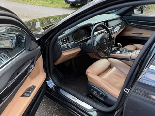 2013 BMW 7 серии Long 740Li xDrive V (F01/F02/F04) Рестайлинг, чёрный, 2000000 рублей, вид 5
