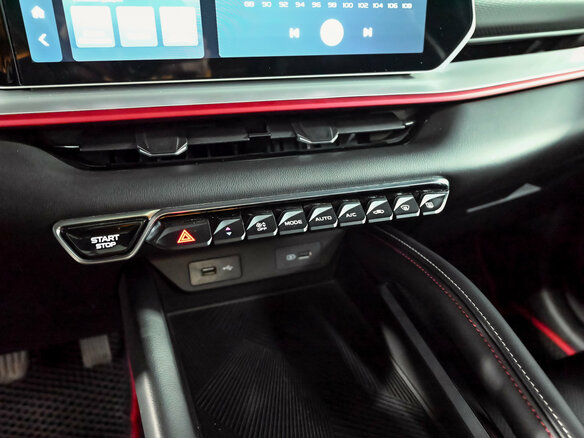 2024 Geely Coolray I Рестайлинг, белый - вид 15