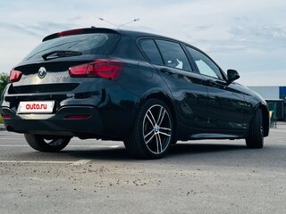 2019 BMW 1 серии 118i II (F20/F21) Рестайлинг 2, чёрный, 1950000 рублей, вид 1