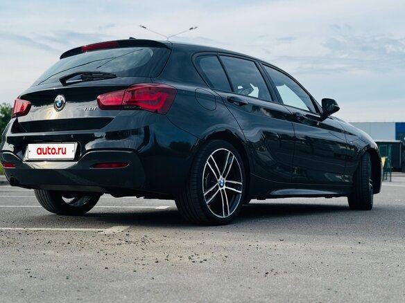 2019 BMW 1 серии 118i II (F20/F21) Рестайлинг 2, чёрный, 1950000 рублей