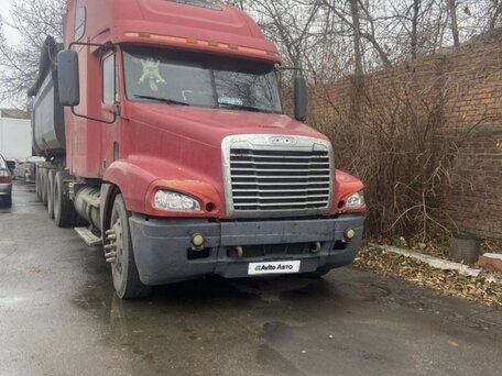 2003 Freightliner Century Class, красный, 1100000 рублей, вид 1