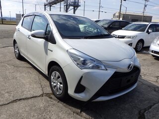 2018 Toyota Vitz III (XP130) Рестайлинг 2, белый, 1500000 рублей, вид 1