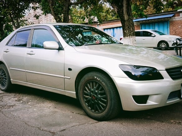 2000 Toyota Altezza, серебристый, 855000 рублей