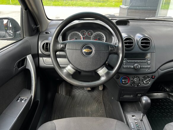 2010 Chevrolet Aveo I Рестайлинг, чёрный, 550000 рублей - вид 9