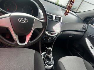 2011 Hyundai Solaris I, пурпурный, 820000 рублей, вид 4