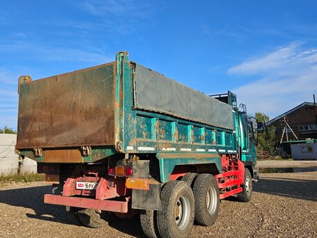 1995 Isuzu Giga (C-series), зелёный, 2350000 рублей, вид 4