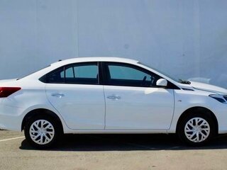 2023 Toyota Vios III Рестайлинг, белый, 2370000 рублей, вид 2