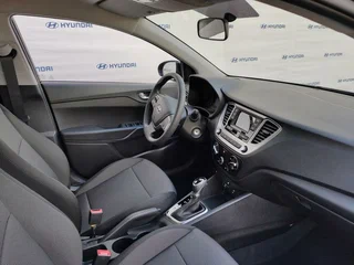 2021 Hyundai Solaris II Рестайлинг, чёрный, 2000000 рублей, вид 4