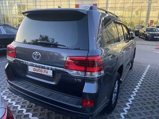 2016 Toyota Land Cruiser 200 Series Рестайлинг 2, серый, 7300000 рублей, вид 2