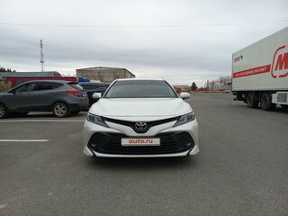 2019 Toyota Camry VIII (XV70), белый, 3250000 рублей, вид 2