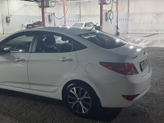 2015 Hyundai Solaris I Рестайлинг, белый, 1300000 рублей, вид 5