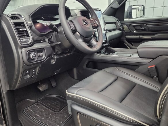 2023 Ram 1500 Crew Cab eTorque V, чёрный, 11100000 рублей - вид 11
