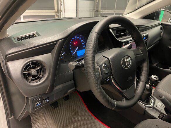 2017 Toyota Corolla XI (E160, E170, E180) Рестайлинг 1, серебристый, 1050000 рублей - вид 8