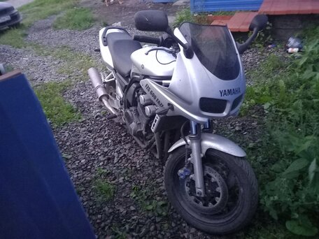 1998 Yamaha FZS600 Fazer, серебристый, 260000 рублей, вид 2