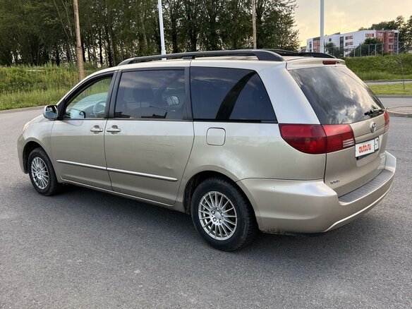2005 Toyota Sienna II Рестайлинг, бежевый, 990000 рублей - вид 10
