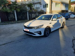 2019 Kia Optima IV Рестайлинг, белый, 2150000 рублей, вид 1