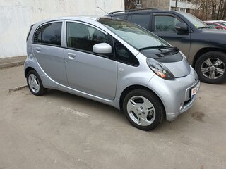 2012 Mitsubishi i-MiEV, серебристый, 1300000 рублей, вид 3