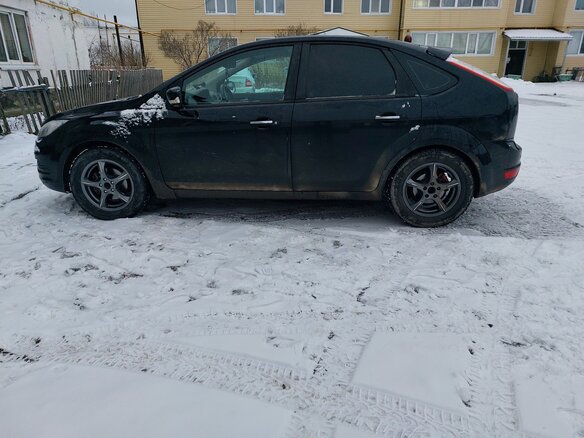2008 Ford Focus II Рестайлинг, чёрный, 530000 рублей - вид 3