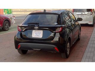 2020 Toyota Yaris IV, чёрный, 810000 рублей, вид 5
