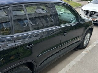 2009 Volkswagen Tiguan I, чёрный, 1350000 рублей, вид 2