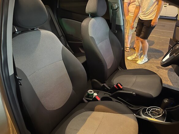 2011 Hyundai Solaris I, бежевый, 980000 рублей - вид 5