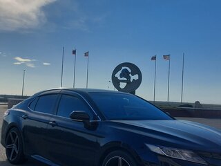 2018 Toyota Camry VIII (XV70), чёрный, 2400000 рублей, вид 3