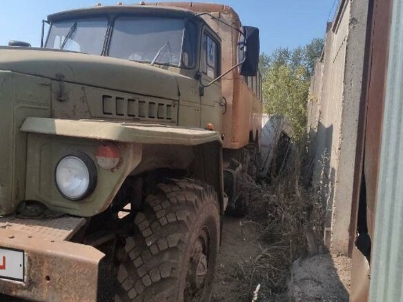 1991 Урал 4320, зелёный, 490000 рублей - вид 1