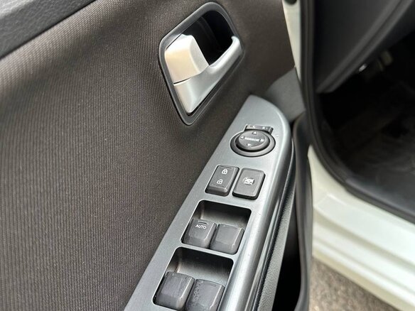 2012 Kia Rio 4-speed III, белый - вид 18