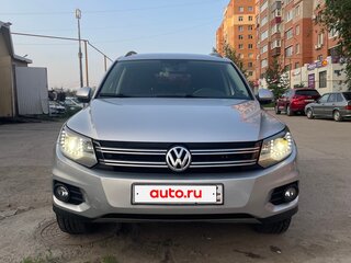 2012 Volkswagen Tiguan I Рестайлинг, серебристый, 1850000 рублей, вид 1