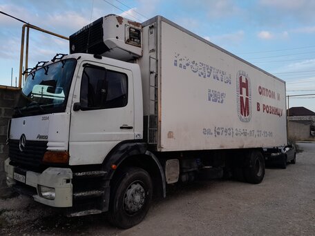 1999 Mercedes-Benz Atego, белый, 1300000 рублей, вид 2