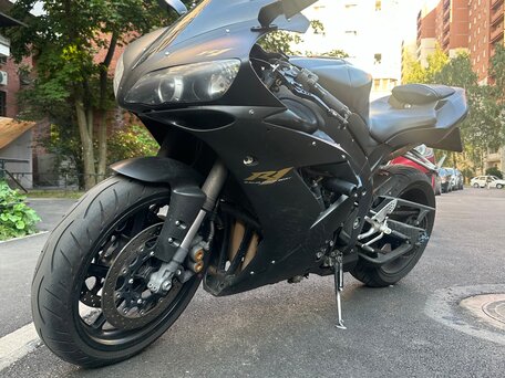 2005 Yamaha YZF-R1, чёрный, 650000 рублей, вид 3