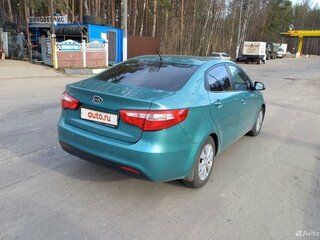 2011 Kia Rio 5-speed III, зелёный, 950000 рублей, вид 3