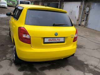 2012 Skoda Fabia II Рестайлинг, жёлтый, 750000 рублей, вид 3