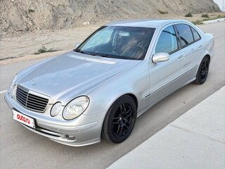 2005 Mercedes-Benz E-Класс 200 III (W211, S211), серебристый, 900000 рублей, вид 3