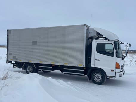 2003 Hino Series 500 (Ranger), белый, 3150000 рублей, вид 2