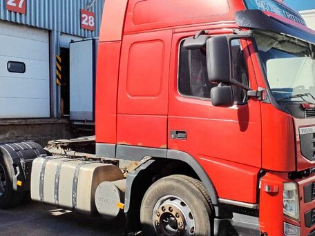 2011 Volvo FM, красный, 2750000 рублей, вид 3