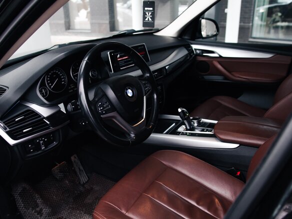 2017 BMW X5 30d III (F15), чёрный, 3645000 рублей - вид 3