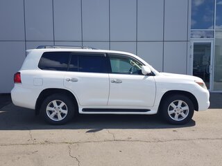 2010 Lexus LX 570 III, белый, 4200000 рублей, вид 3