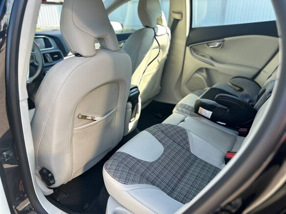 2019 Volvo V40 II Рестайлинг, чёрный, 2177760 рублей - вид 21
