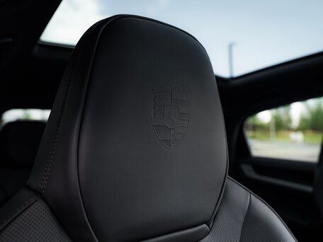 2024 Porsche Cayenne Coupé III Рестайлинг, чёрный, 14700000 рублей, вид 4