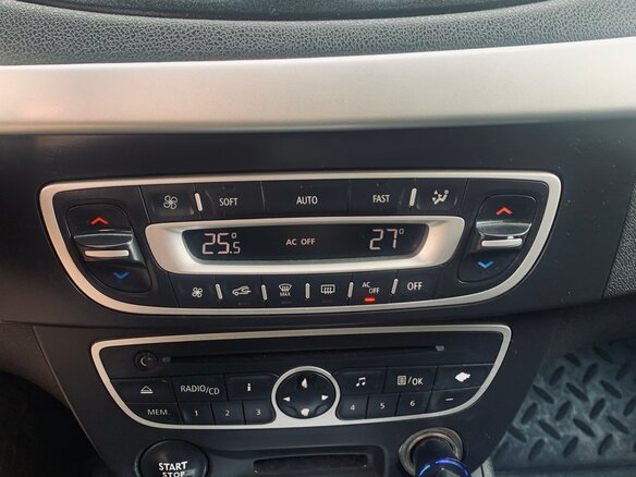 2012 Renault Fluence I, синий, 800000 рублей - вид 17